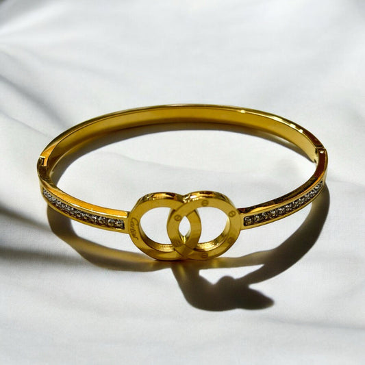 Interlock Elegance Bracelet